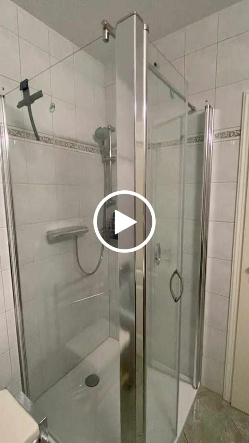 Customer video review of Eckdusche Duschkabine mit Pendeltür, ESG, Klarglas - Tür 90cm, Höhe: 195cm