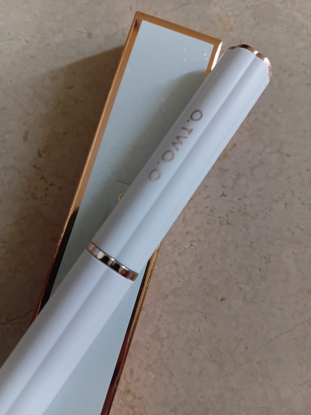 Customer photo review of O.TWO.O MOIST COLOR CHANGING LIP BALM