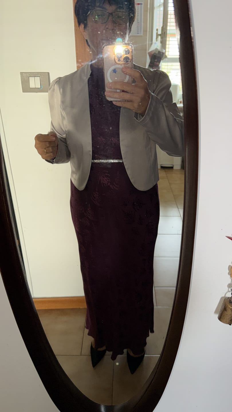 Customer photo review of VESTITO ALVIN BURGUNDY