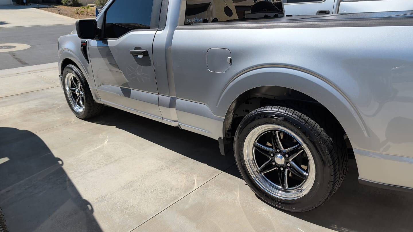 Customer photo review of Gloss Lock | Long Lasting Tire Shine Coating