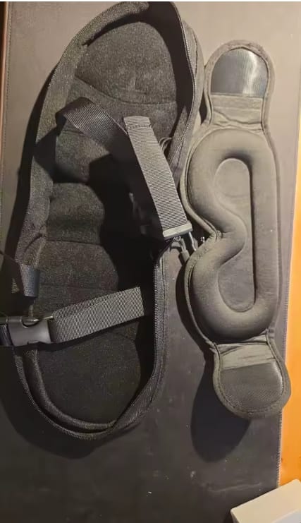 Customer photo review of Schmerzfrei schlafen im Sitzen – 3-in-1 Reiseset