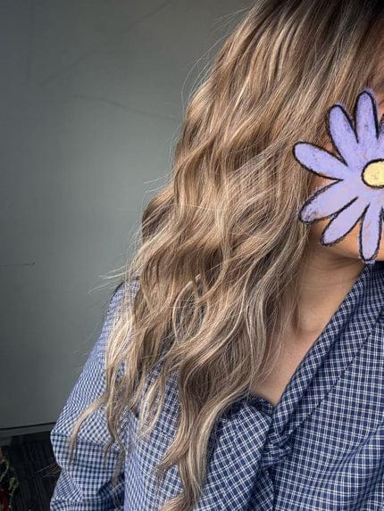 Customer photo review of Seamless Wavy Hair Topper for Women – Natural Hairline & Crown Volume