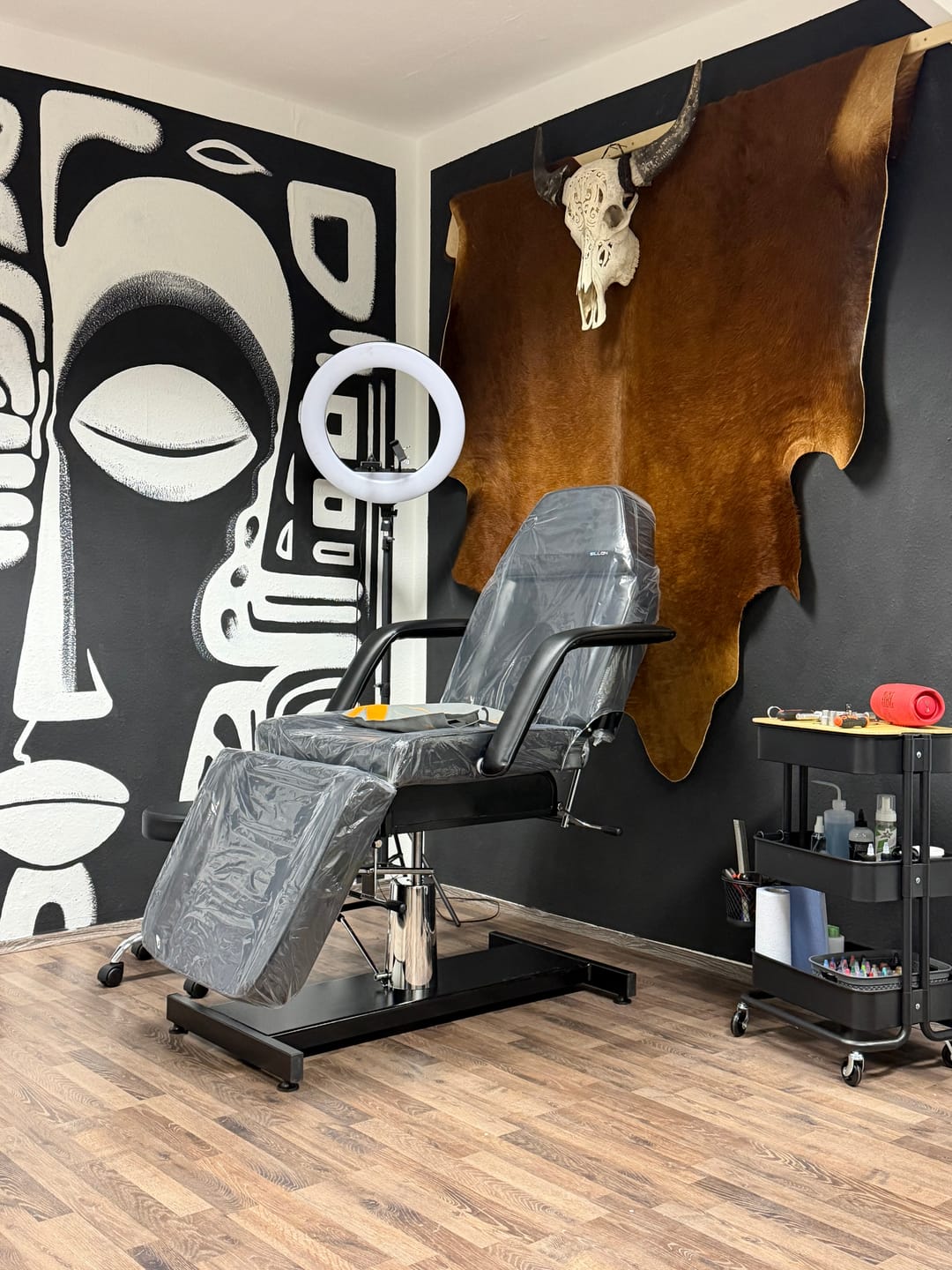 Customer photo review of Sillon hydraulic cosmetic chair v2 210 black