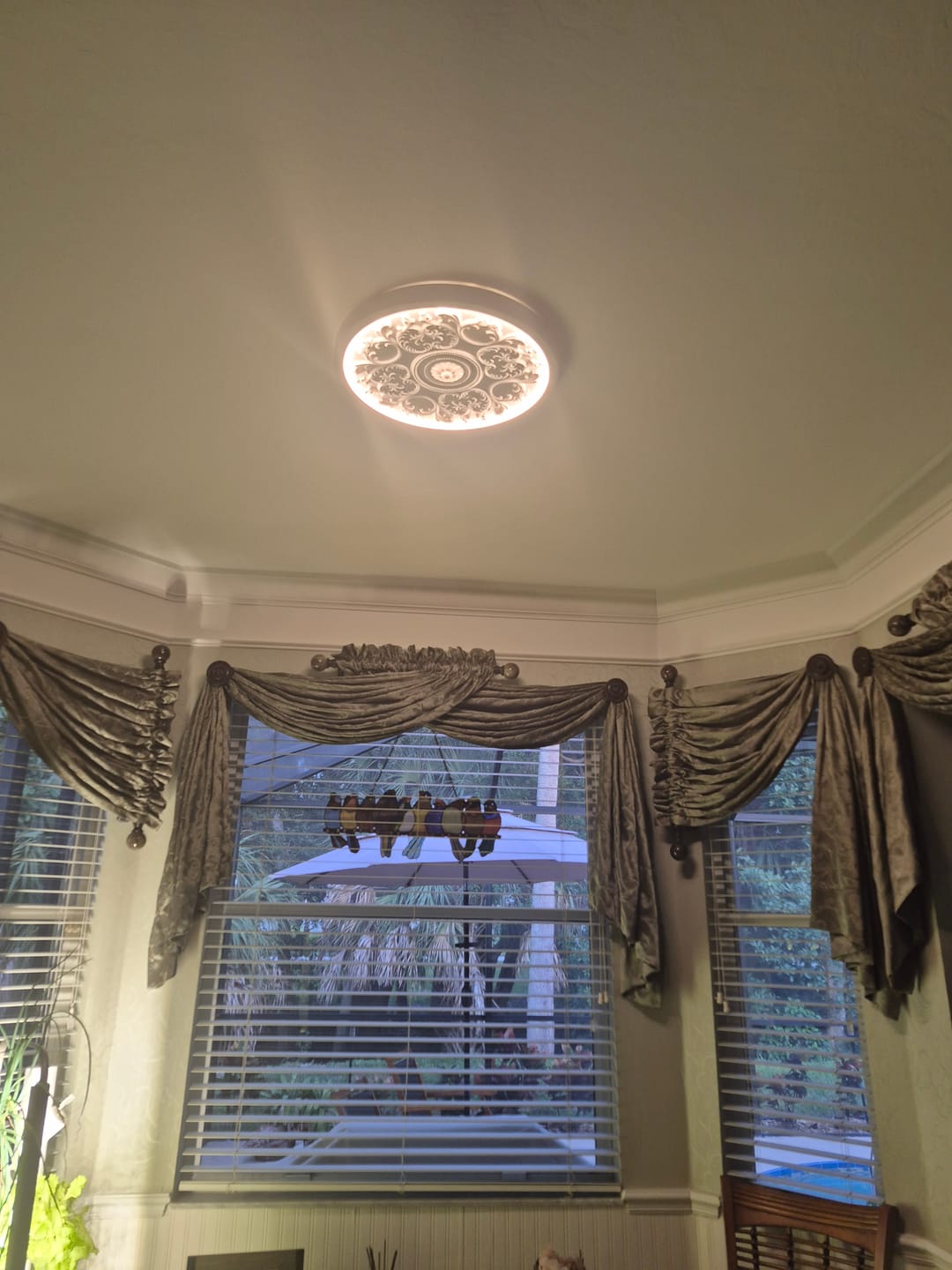 Customer photo review of Decorative French White Medallion LED Flush Mount Light
