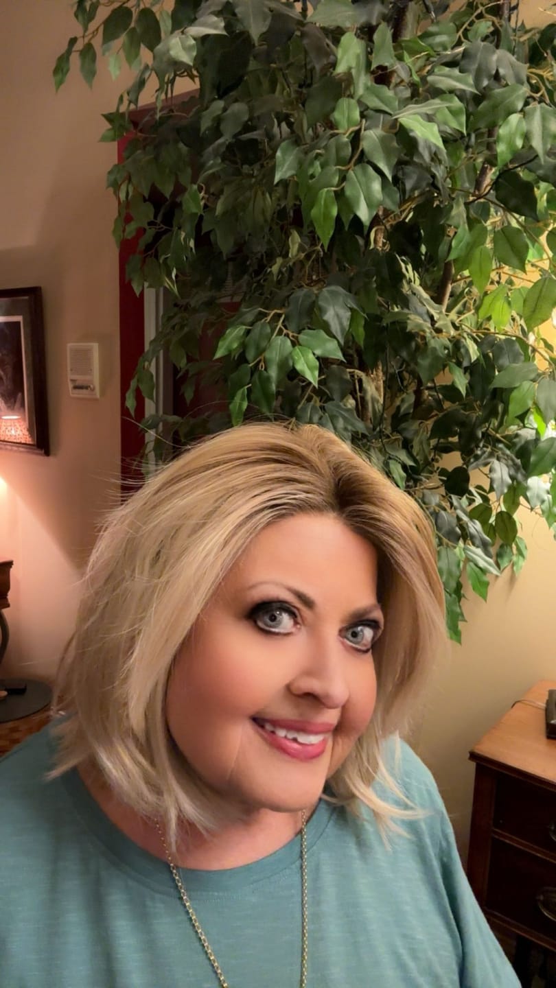 Customer photo review of UNDIVIDED ATTENTION - Paparazzi Blonde