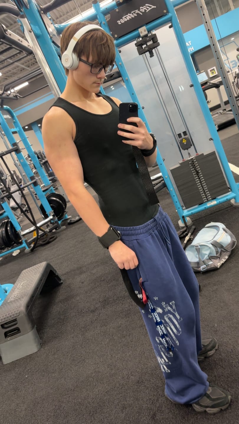 Customer photo review of 2175 - Golden Era Sweats