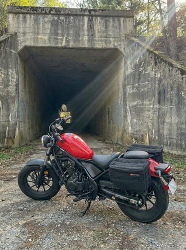 Customer photo review of 18L - Patriot Medium Honda Rebel 500 Throw Over Saddlebags