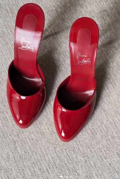 Customer photo review of Christian Louboutin 2026 Dolly Mule 100mm Patent Leather