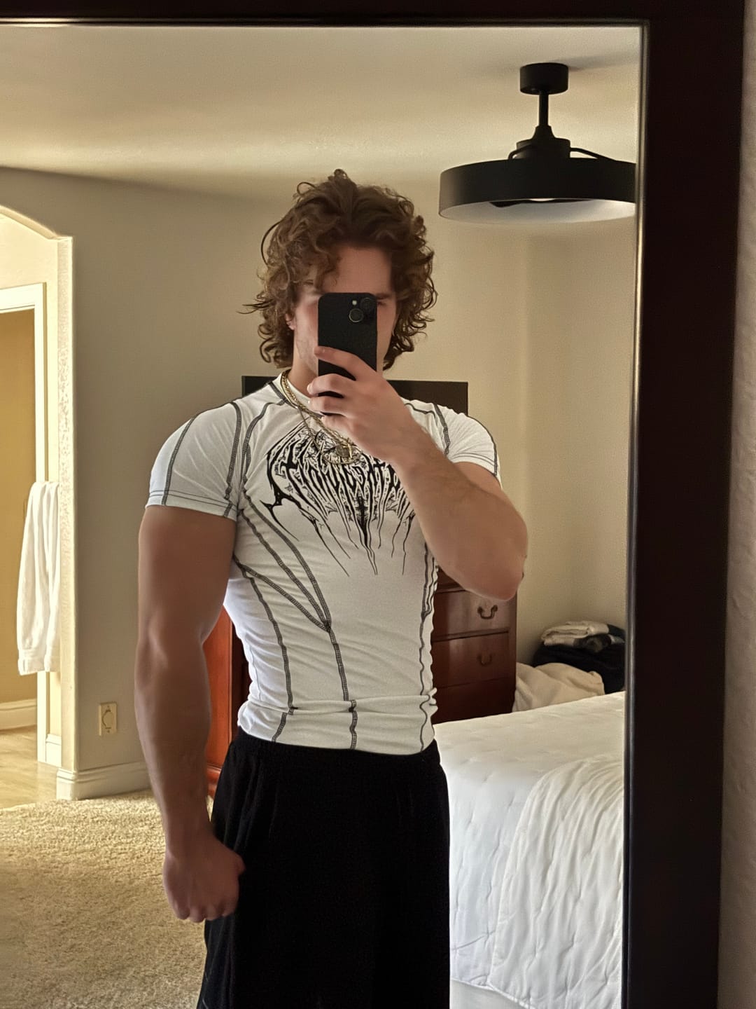 Customer photo review of Void Tech™ Arachnid Venom Texture shortsleeve Compression [DIVINE WHITE]