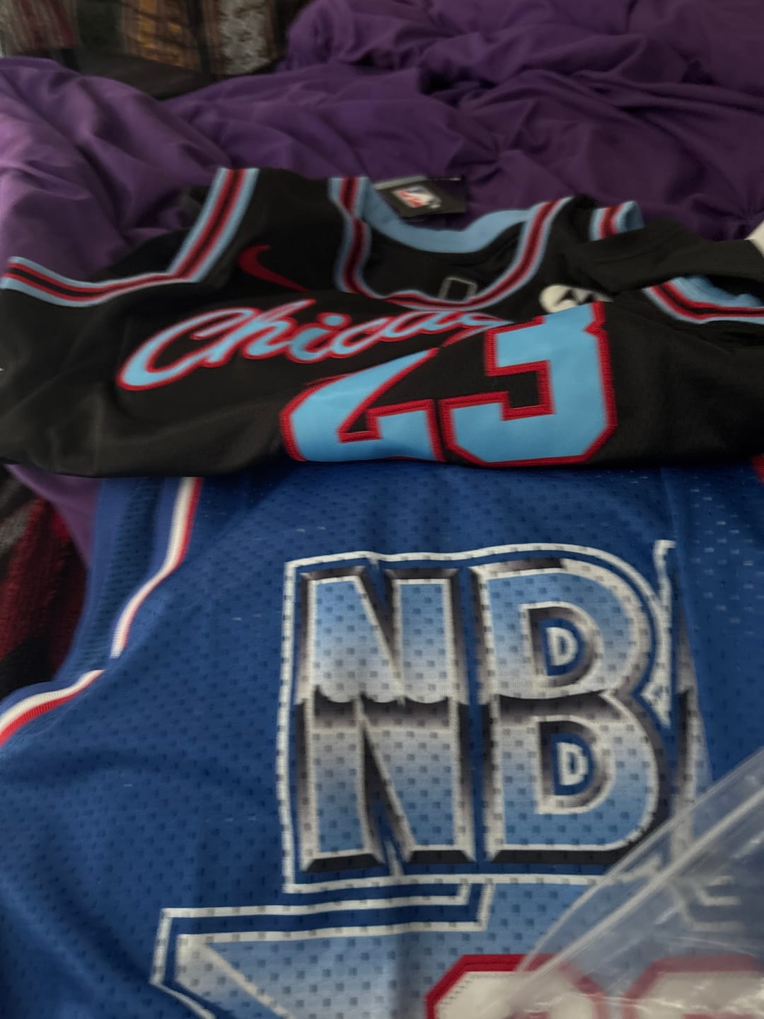Customer photo review of Men's Chicago Bulls Michael Jordan #23 Black 2025/26 Swingman Jersey - City Edition