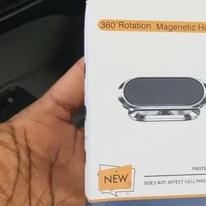 Customer photo review of Supporto Auto Magnetico Universale con Rotazione 360° e Ventosa
