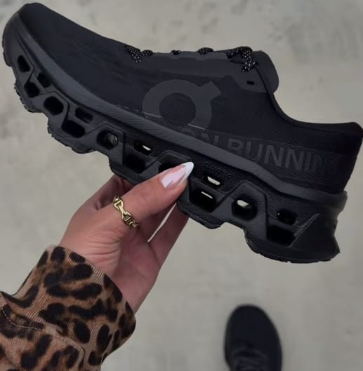 Customer photo review of Cloudmonster 3 Eclipse Black - MEB