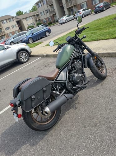 Customer photo review of 28L - Baelor Medium Quick Mount Honda Rebel 500 Motorcycle Saddlebags