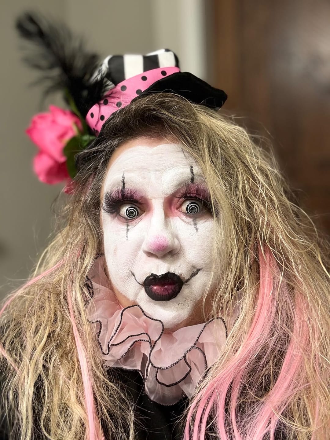 Customer photo review of Blue Squid Professional Water-Based Face & Body Paint Single Cake – Classic, Pastel & Split Cake Colors, Water Activated, Washable Face Paint for Kids & Adults, Halloween Makeup, Cosplay – 30g