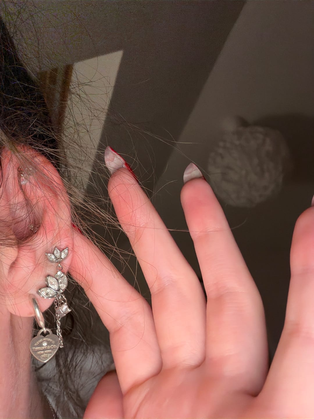 Customer photo review of Limitless Sky Lotus Ohrstecker 14K Vergoldet