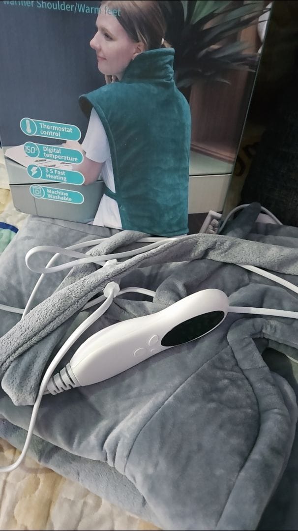 Customer photo review of Heated Shoulder and Neck Wrap