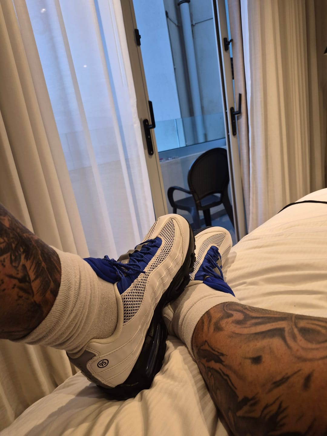 Customer photo review of Nike Air Max 95 'Total 90 White Racer Blue'