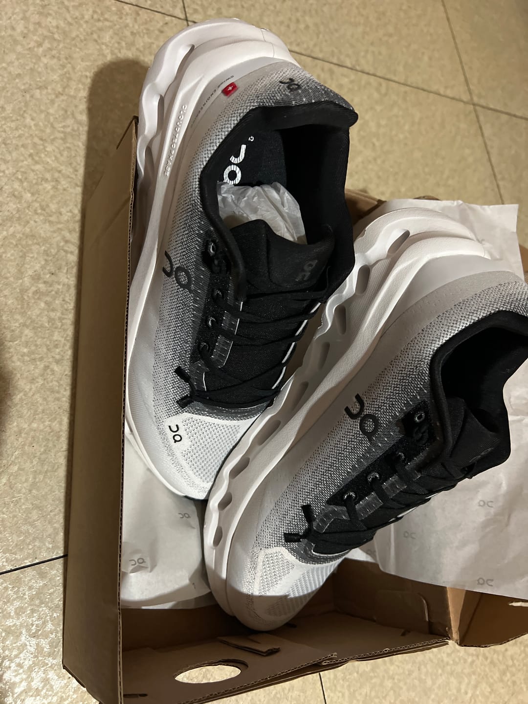 Customer photo review of On Running  Cloudtilt Black White 3ME10101430