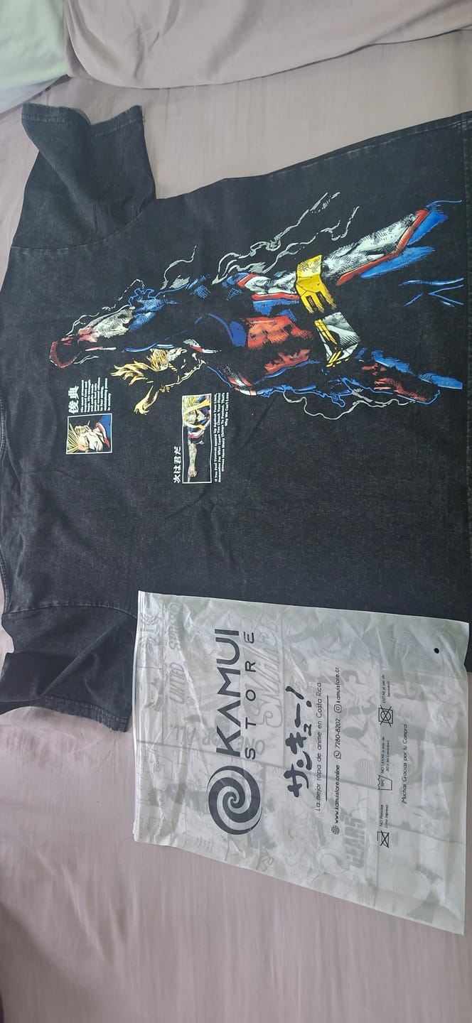 Customer photo review of Camisa All Might Toshinori - My Hero Academia