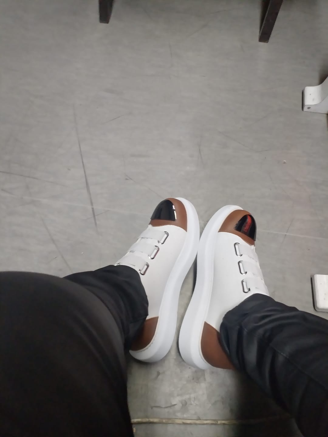 Customer photo review of MIRROR TOUCH White Brown