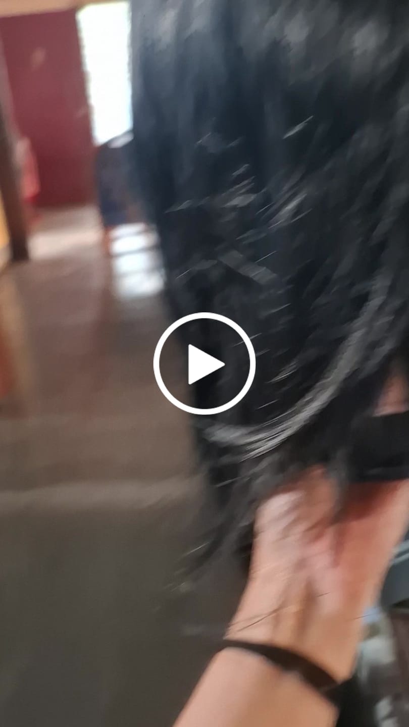 Customer video review of All-purpose 100cm Middle-Part Mantis Bangs Long Straight Wig with Realistic Large Scalp