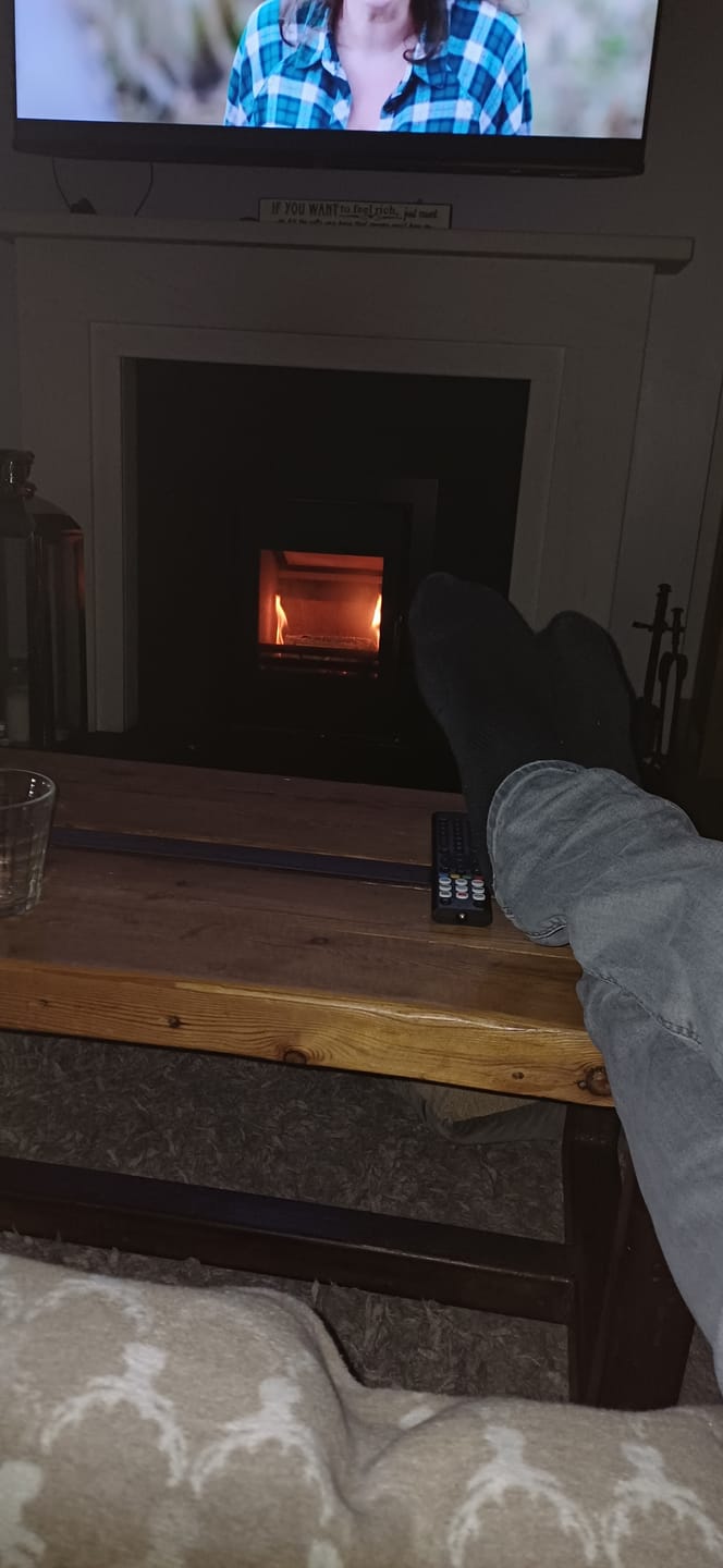 Customer photo review of Kiln Dried Hardwood Logs Firewood Large Tonne Bag