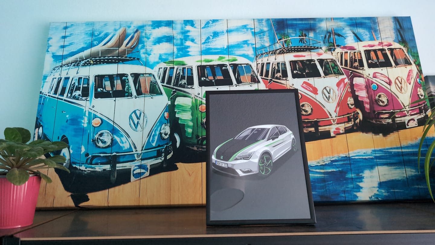 Customer photo review of Personalisiertes Auto-Porträt als Poster illustriert im Metall-Rahmen – handgezeichnet & gerahmt