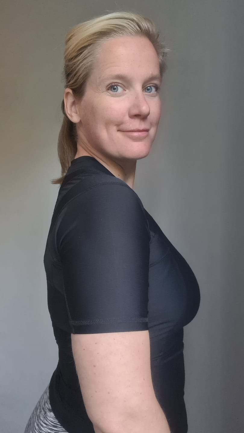 Customer photo review of Women's Posture Shirt™ - Sort