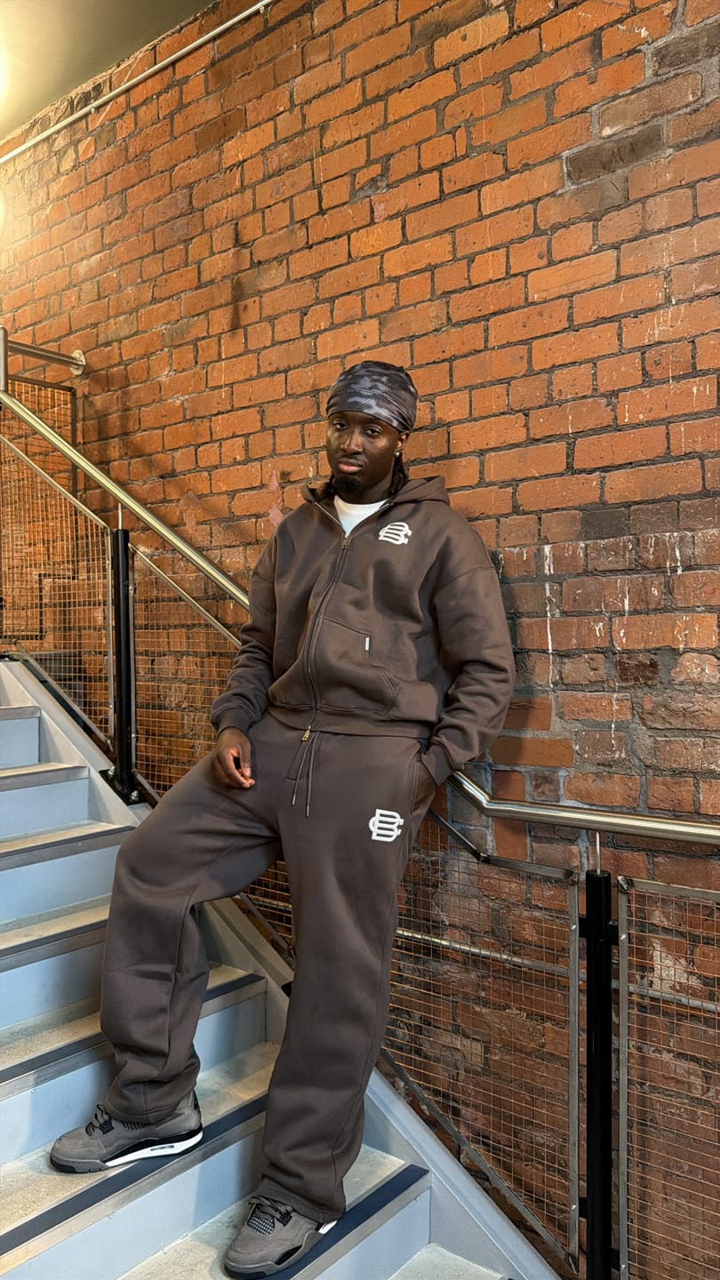 Customer photo review of V3 Club Basics Zip Hoodie - Mocha