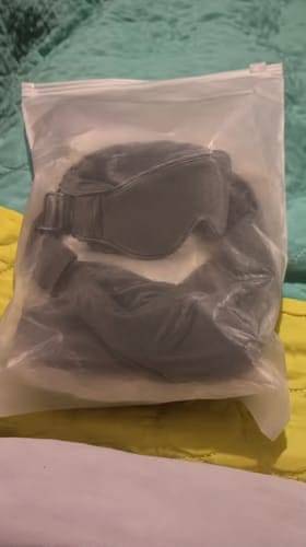 Customer photo review of Antifaz de descanso para viajes 3 en 1