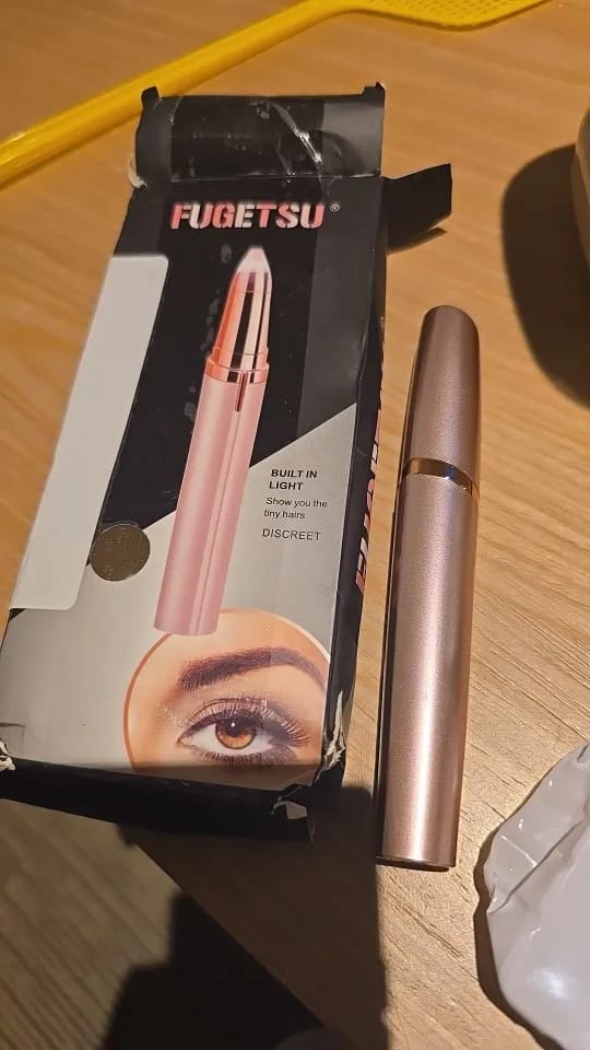 Customer photo review of 2 in 1 Facial & Eyebrow Hair Trimmer