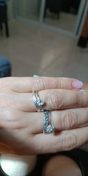 Customer photo review of Elegant Oval Radiance Ring