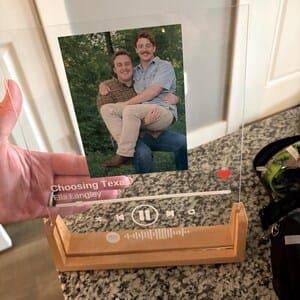 Customer photo review of Spotify Song Plaque