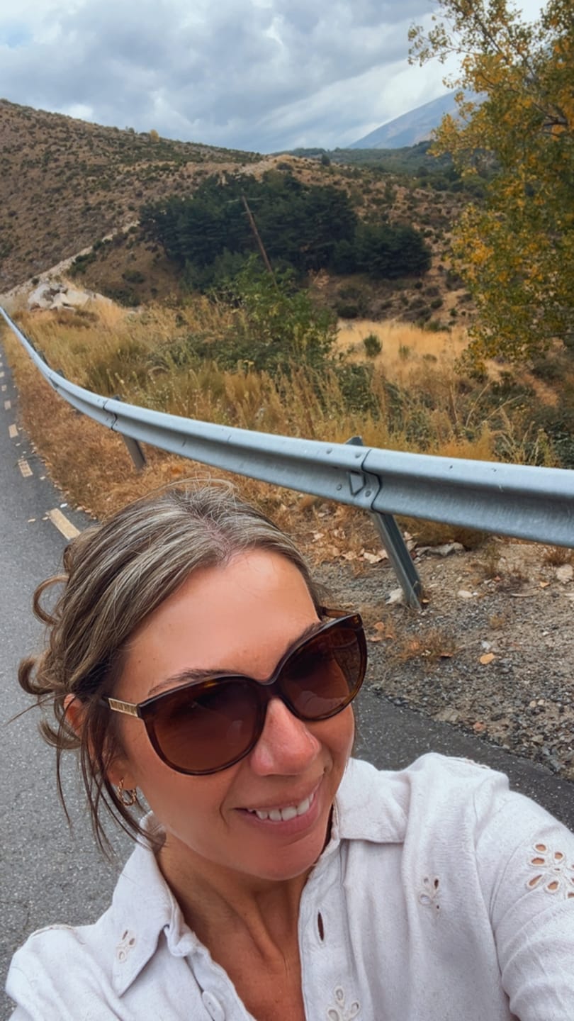 Customer photo review of Stranded Bun Duo - Curly & Flicky Styles - Colour #8/10 Baby Bronde