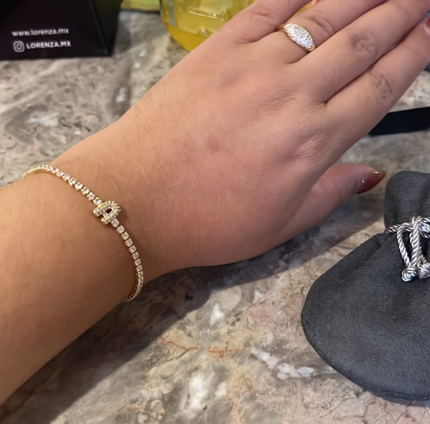 Customer photo review of Pulsera Zirconias Con Inicial Mini Bubble
