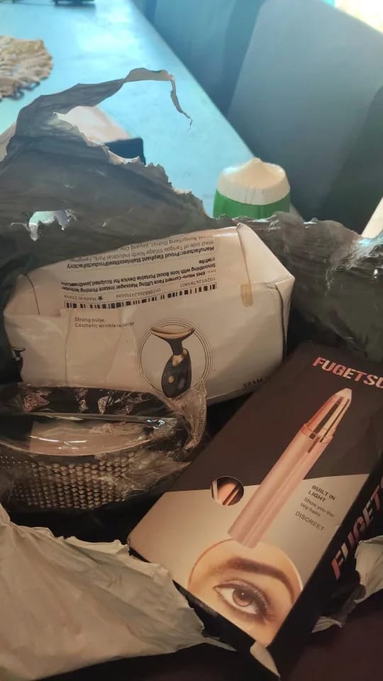 Customer photo review of 2 in 1 Facial & Eyebrow Hair Trimmer