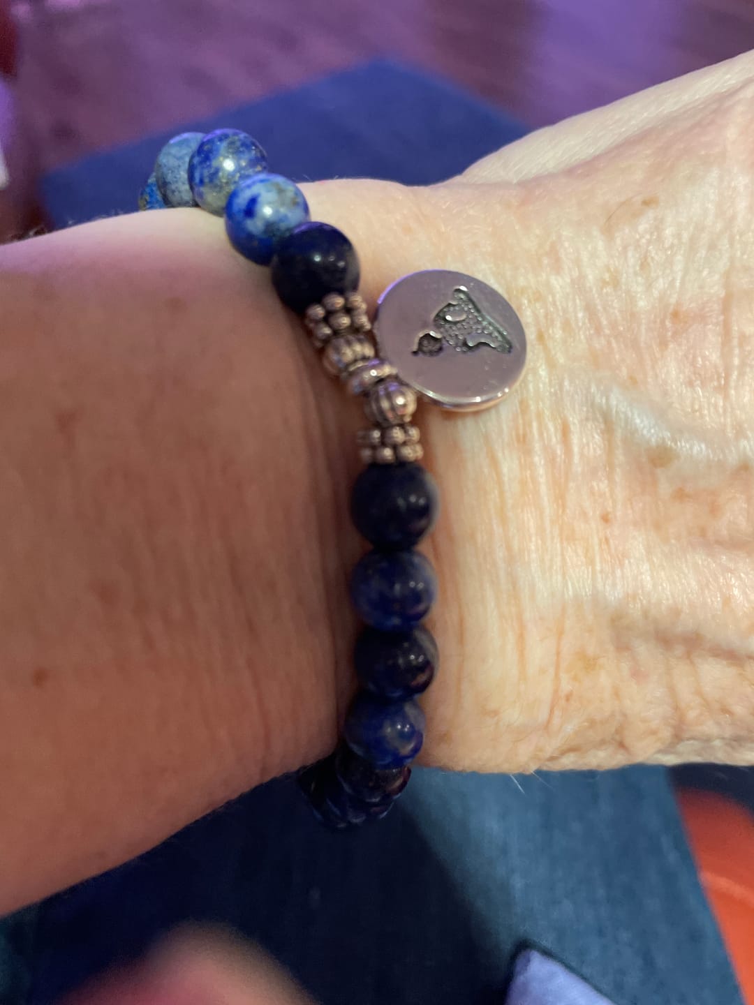 Customer photo review of Azure Glow Lapislazuli - Ohrringe