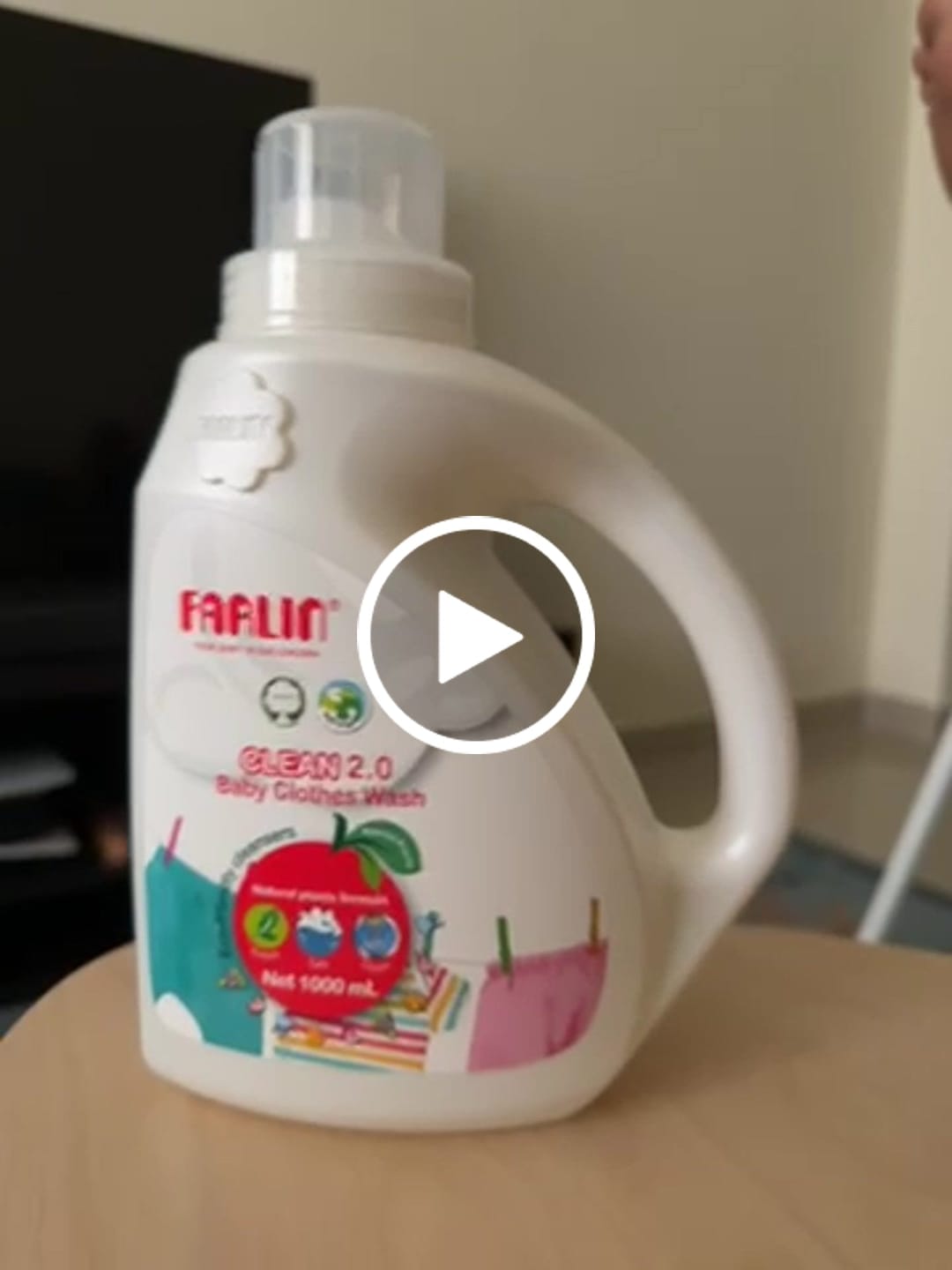 Customer video review of Farlin Baby Clothing Detergent (1000 ML)