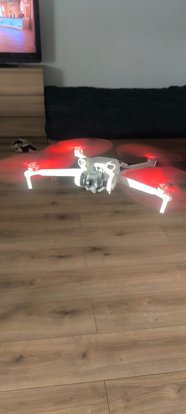Customer photo review of DJI Mini 3/Lito 1/X1 STEALTH Upgrade Propellers - x4 Red
