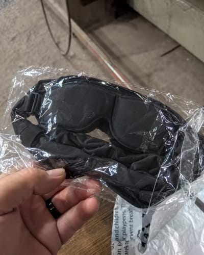 Customer photo review of Antifaz de descanso para viajes 3 en 1