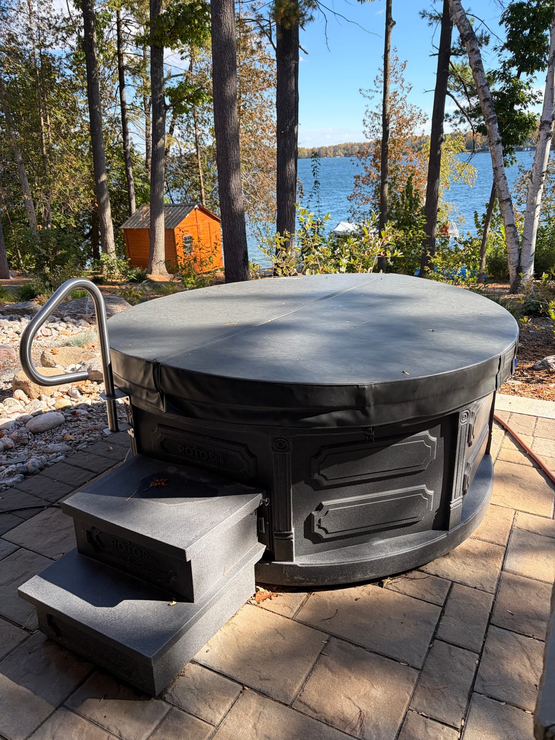 Customer photo review of Rotospa Round Hot Tub Cover