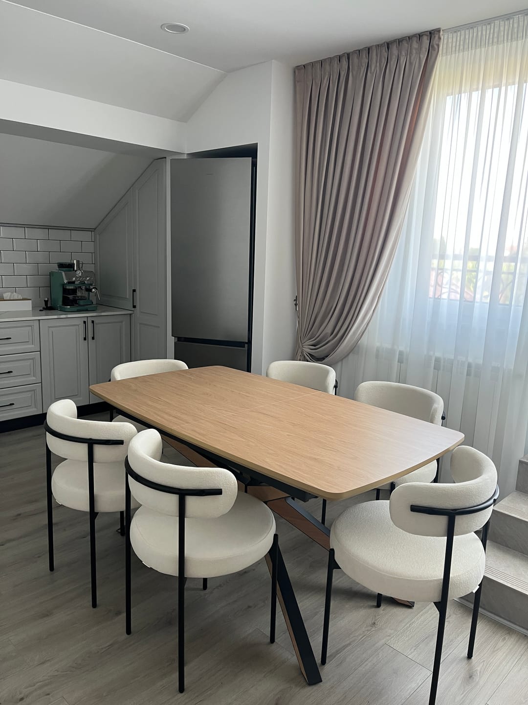 Customer photo review of Masa extensibila JAMES, stejar/negru, 160/220x90x76 cm