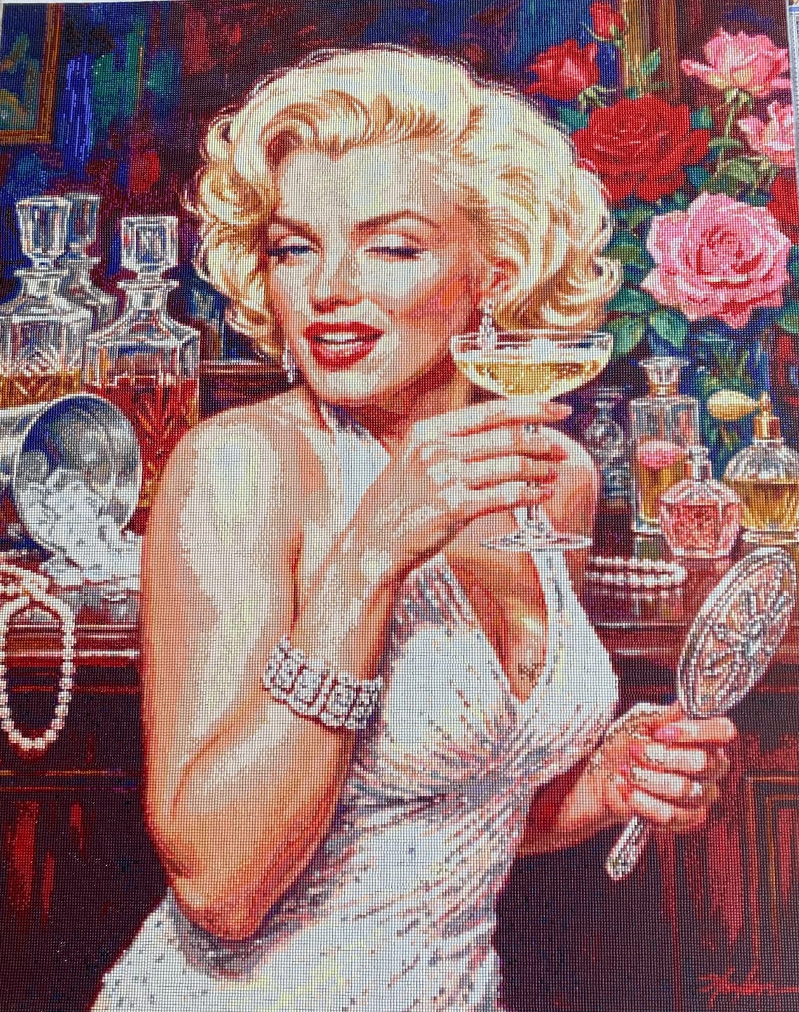 Customer photo review of Marilyn Champagne Roses Glamour (150 Color Diamond Painting)