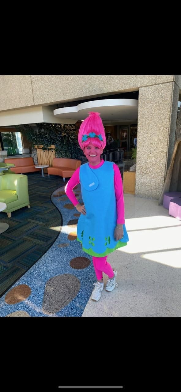 Customer photo review of Blue Squid Professional Water-Based Face & Body Paint Single Cake – Classic, Pastel & Split Cake Colors, Water Activated, Washable Face Paint for Kids & Adults, Halloween Makeup, Cosplay – 30g