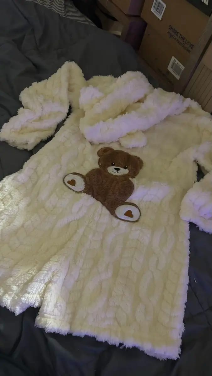 Customer photo review of LumiTeddy™ – Pijama Afelpada con Osito