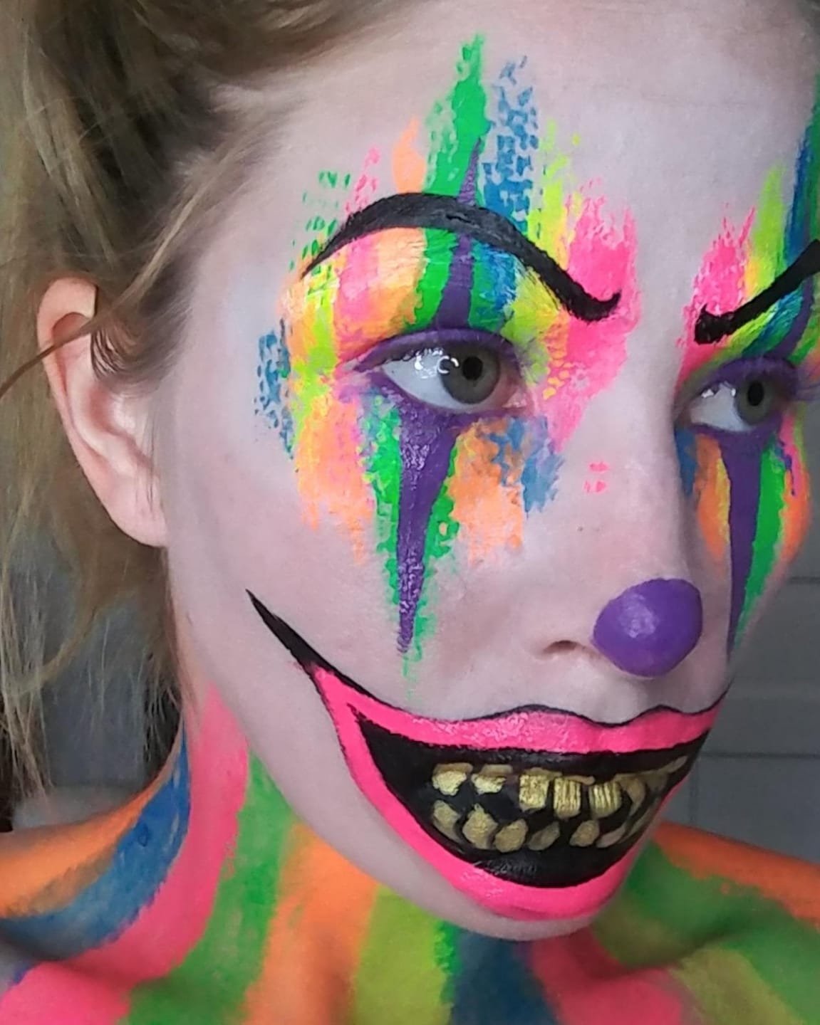 Customer photo review of Blue Squid PRO Face Paint - Professional Water Based Single Cake Facepaint & Body Paints - SFX Makeup, Kids Adults Face Painting for Costume, Halloween, Cosplay