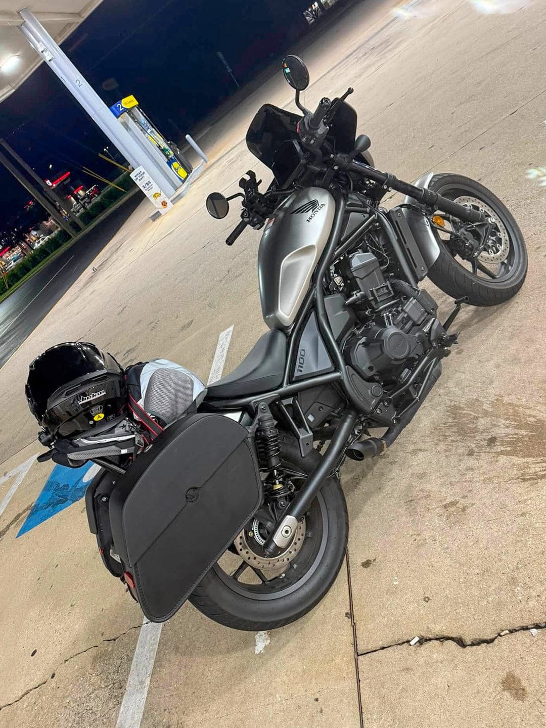 Customer photo review of 28L - Panzer Medium Quick Mount Honda Rebel 1100 Leather Saddlebags