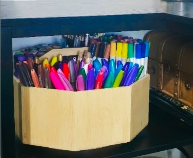 Customer photo review of Ohuhu 360° Bamboo Rotating Marker Organizer