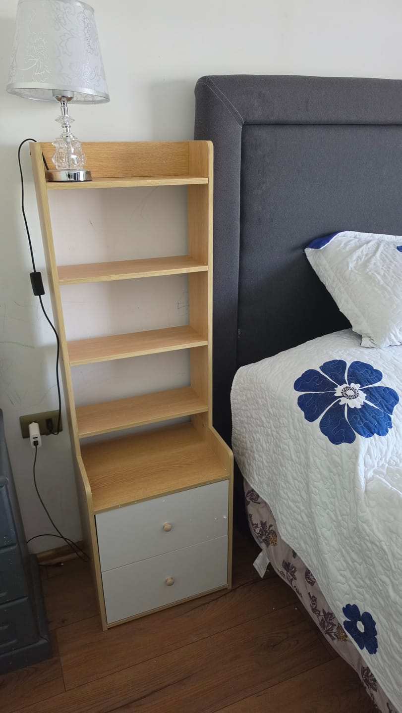 Customer photo review of Velador Mueble Organizador Con Repisas Cajones Madera Dormitorio