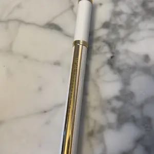 Customer photo review of Delineador à Prova D'Água Com Ponta Grossa Para Olhos Definidos